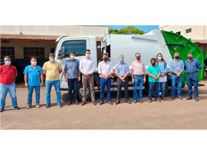 Prefeitura de Caarapó recebe caminhão compactador e compromisso de capacitação na área ambiental por intervenção do MPMS